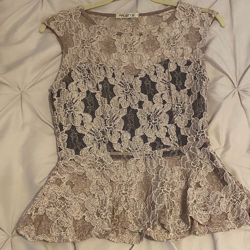 Arden B champagne and black top